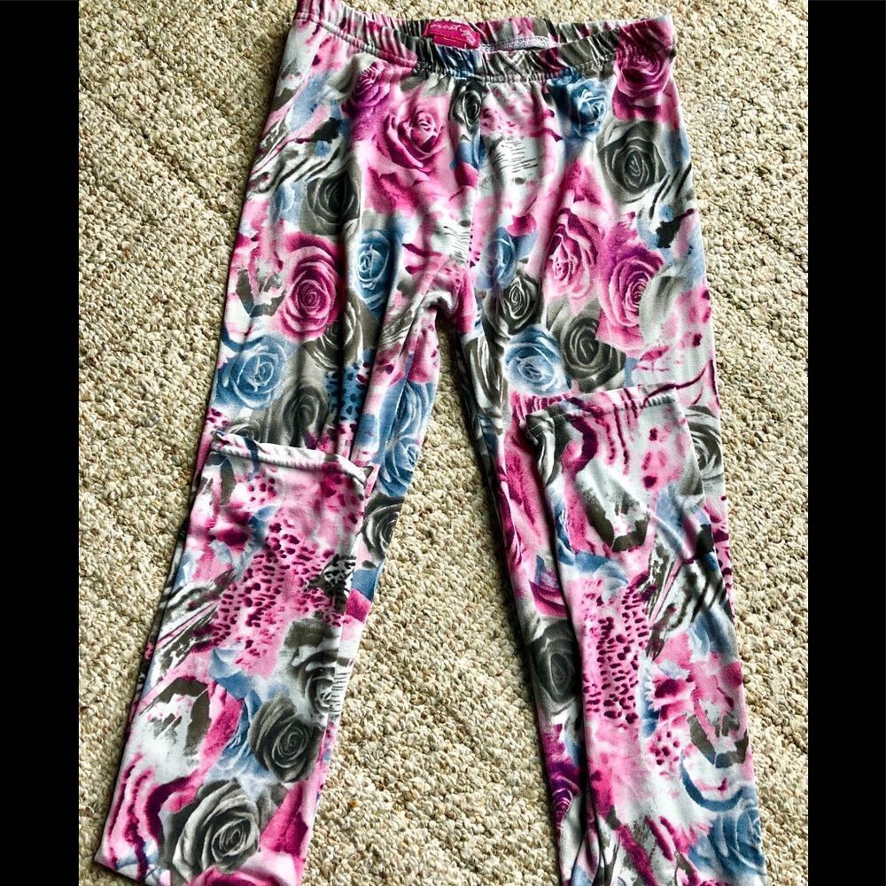 Fun leggings by Prestige size medium